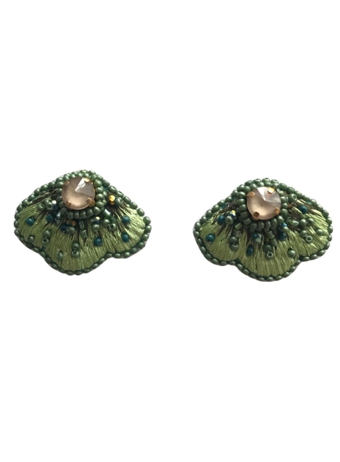 Boucles d'oreilles demi-fleurs brodées de cristaux et de perles