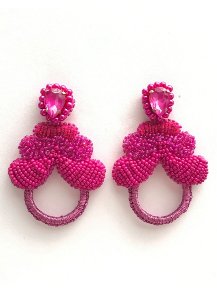 Pendientes de fiesta artesanales con topo de perlas y aro en crochet turquesa