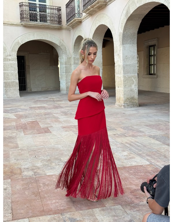 Falda asimétrica roja con flecos 2