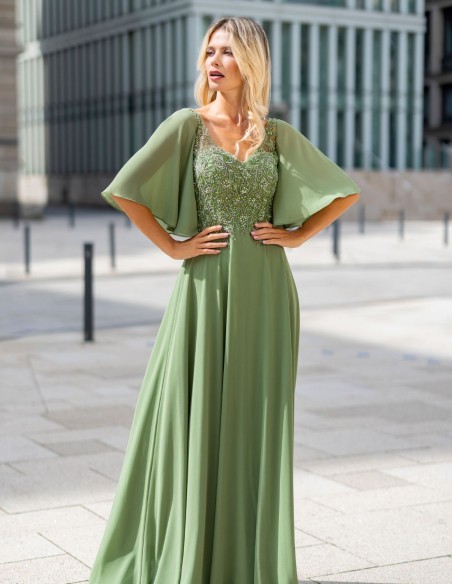 Robe d'invité longue avec manches courtes et corsage en strass