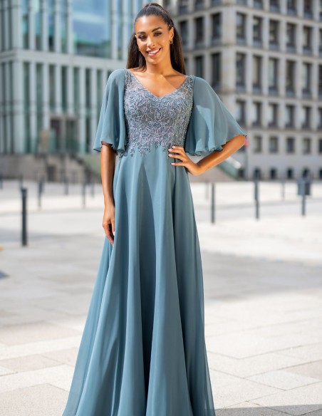 Robe d'invité longue avec manches courtes et corsage en strass