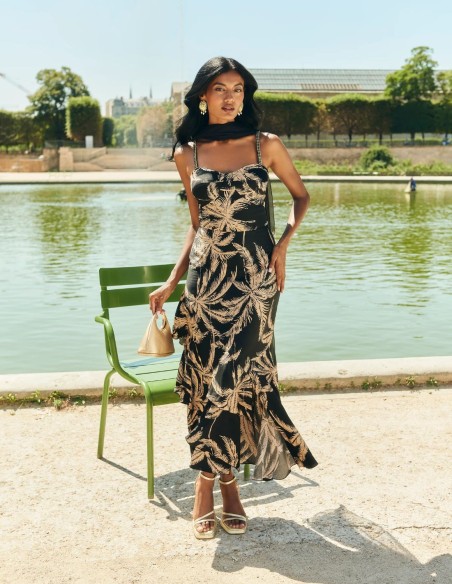 Vestido de invitada con estampado de palmeras