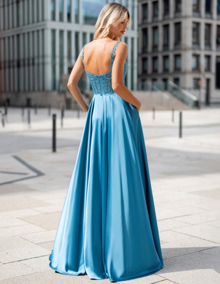 Élégante robe de bal longue avec jupe en dentelle et satin
