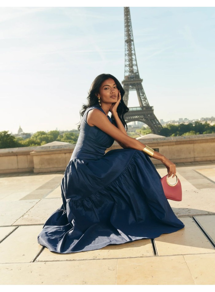 Robe d'invité midi plissée avec taille ajustée...