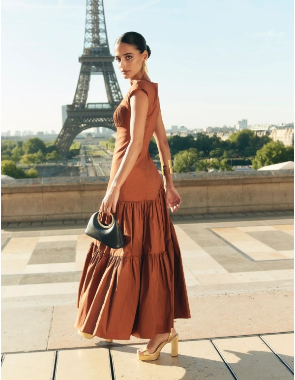 Vestido midi con manga corta y cintura entallada 2