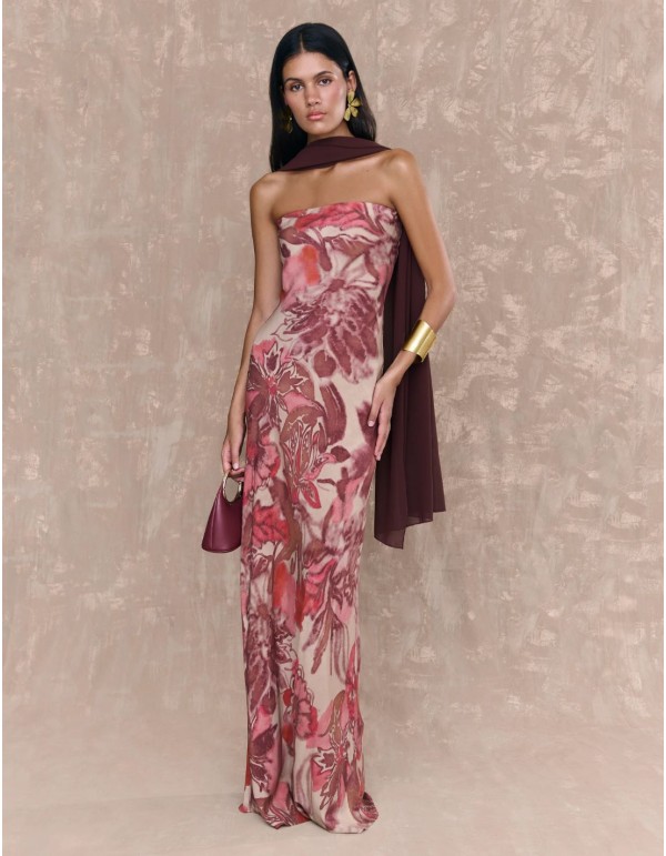 Vestido largo de invitada estampado con escote palabra de honor