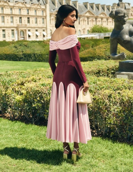 Top bicolore à manches longues et encolure bateau