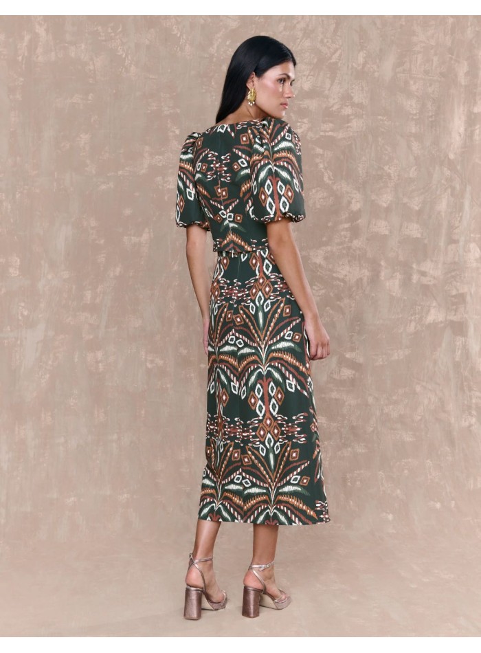 Evasé cut midi skirt for guests