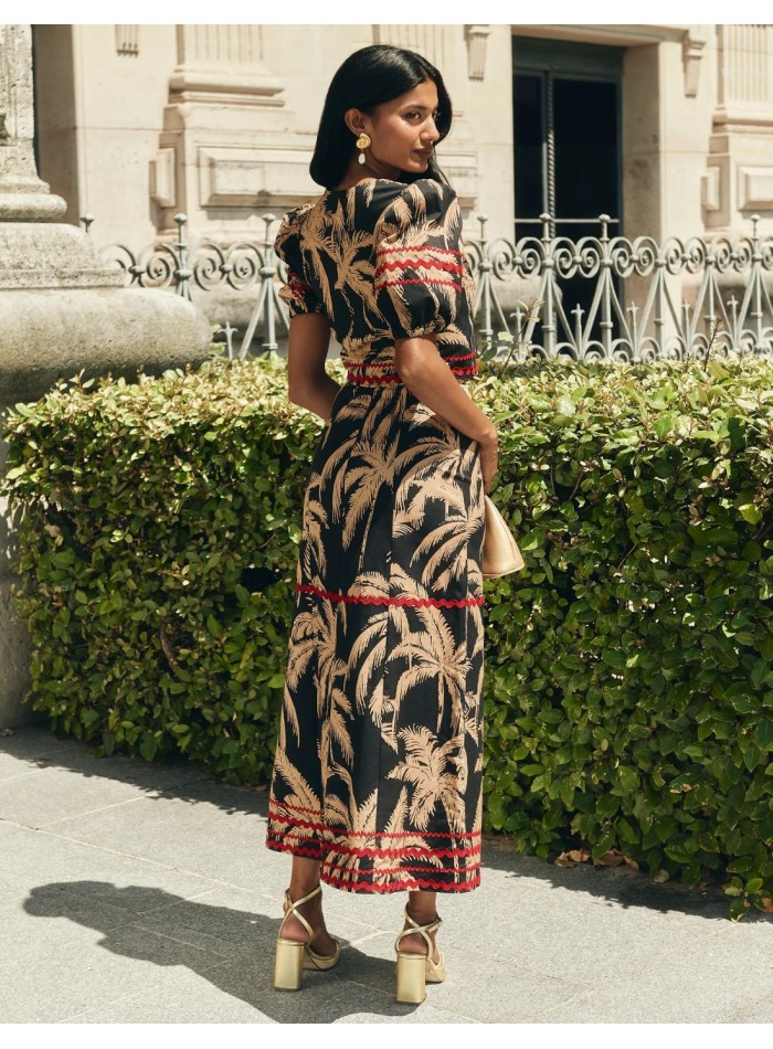 Patterned guest top with puffed sleeves