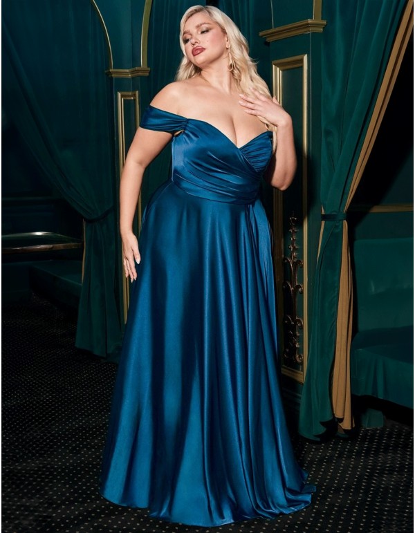 Robe de soirée longue surdimensionnée avec encolure...