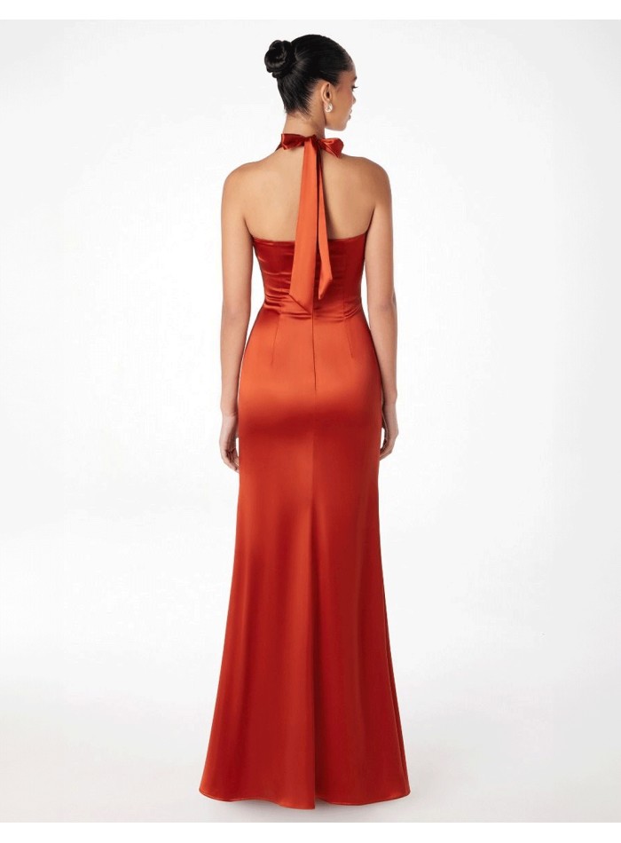 Vestido de fiesta largo satinado con escote halter atado al cuello para dama de honor