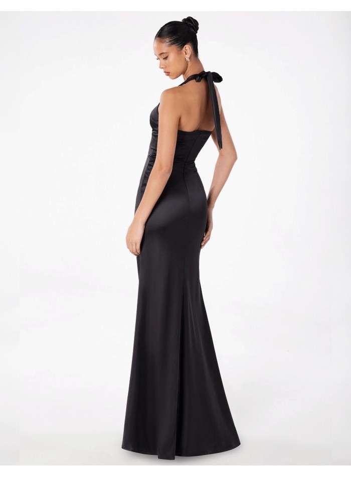 Vestido de fiesta largo satinado con escote halter atado al cuello negro