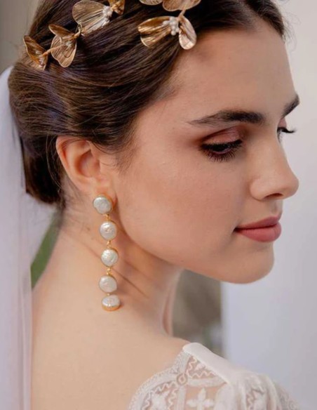 Long bridal earrings with circular pearls
