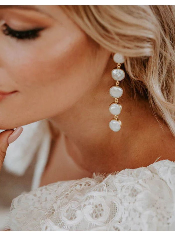 Long bridal earrings with circular pearls