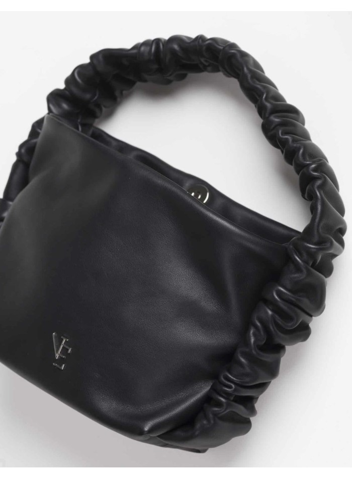 Bolso de piel negro con asa fruncida