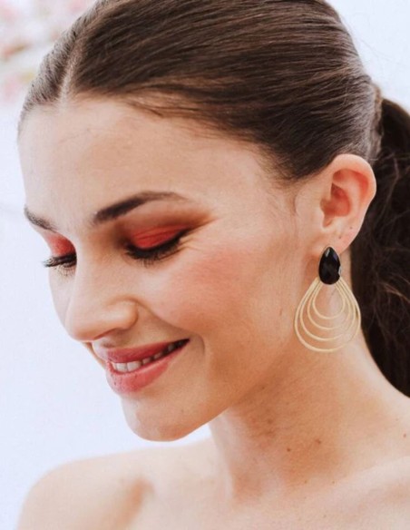 Gold plated earrings with drop shape and colored stone