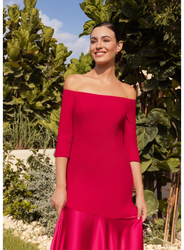 Vestido midi con escote bardot y falda satinada de vuelo para invitada de boda