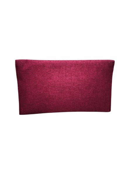 Cartera para invitada de yute con broche central de piedras color vino