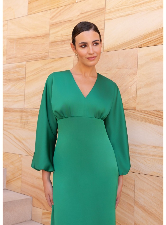 Vestido midi de corte imperio con manga abullonada verde esmeralda