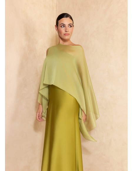 Vestido midi con escote asimétrico en crepé satén verde oliva