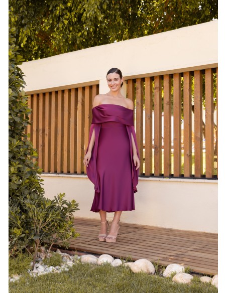 Vestido midi escote bardot con mangas caídas para eventos Vestido midi escote bardot con mangas caídas para eventos