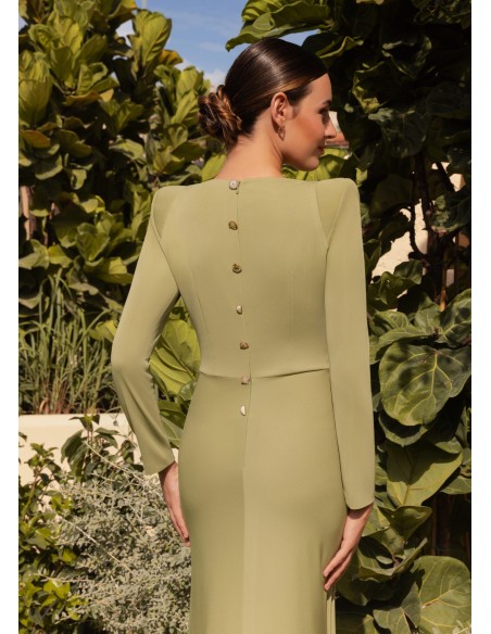 Vestido midi elegante con corte a la cintura y botones joya verde oliva