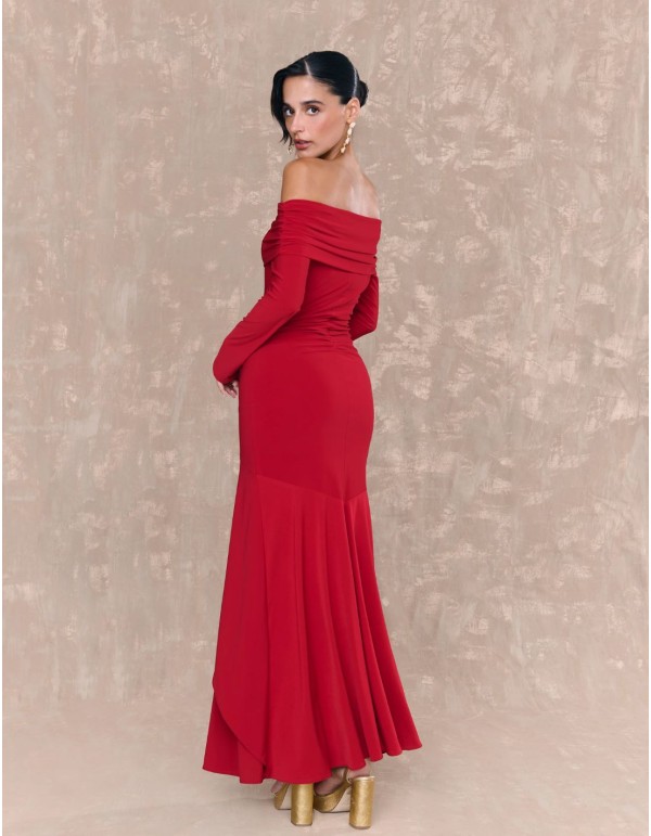 Vestido largo para invitada con escote barco y manga larga 2