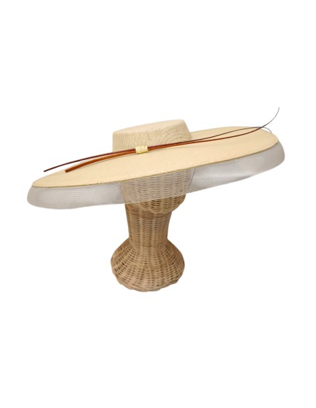 Beige guest pamela with mane and rachis