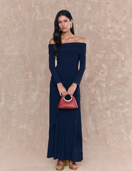 Vestido largo de invitada con manga larga y escote barco