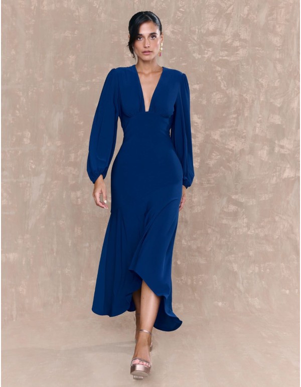 Vestido midi azul marino con escote en pico