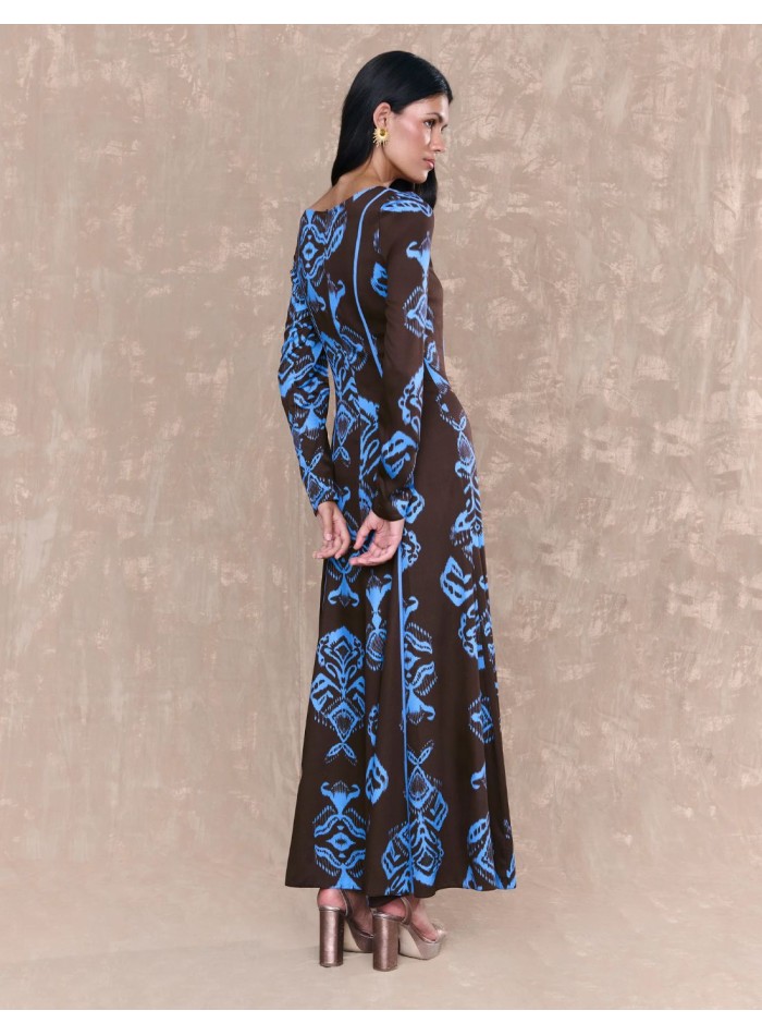 Vestido midi marrón de mangas largas con estampado