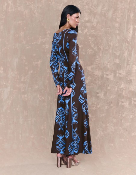Vestido midi marrón de mangas largas con estampado Vestido midi marrón de mangas largas con estampado