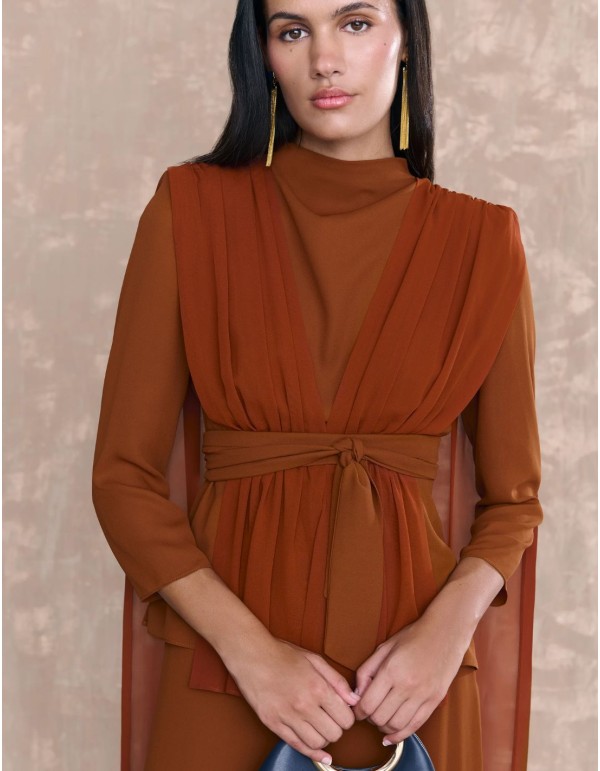 Blouse drapée et ceinturée, marron