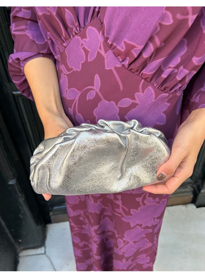 Pochette en cuir métallisé argenté