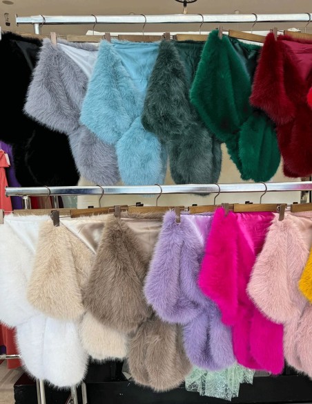 Longue étole en fourrure synthétique - divers coloris