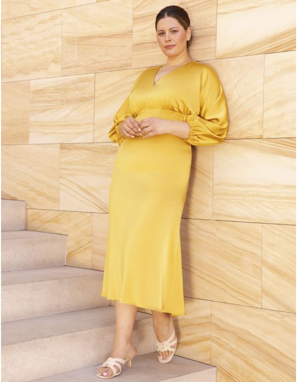 Robe midi en satin à coupe empire et manches bouffantes