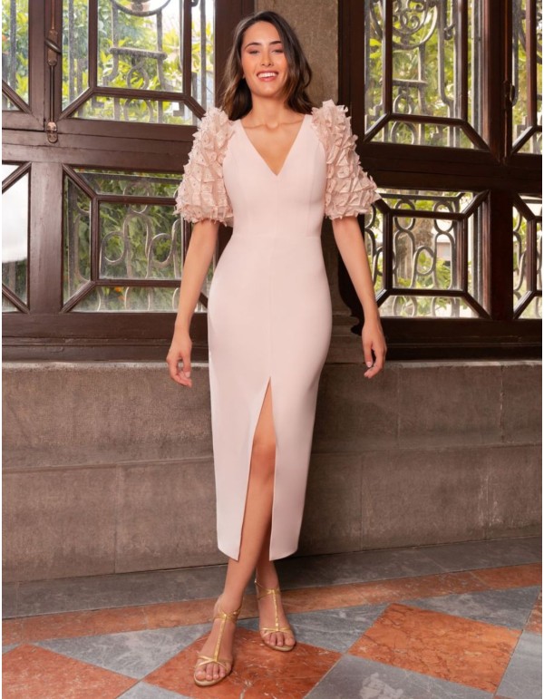 Robe midi rose pâle à manches bouffantes et décolleté en V