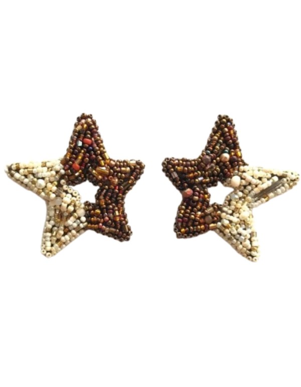 Pendientes estrella bordados a mano con cuentas