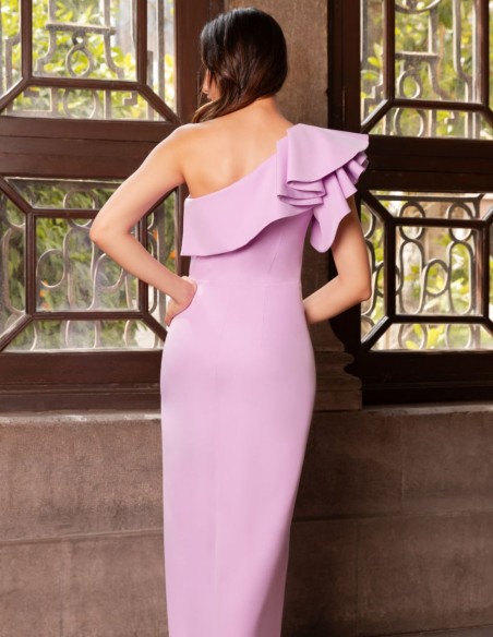 Vestido largo con escote asimétrico y volante Vestido largo con escote asimétrico y volante