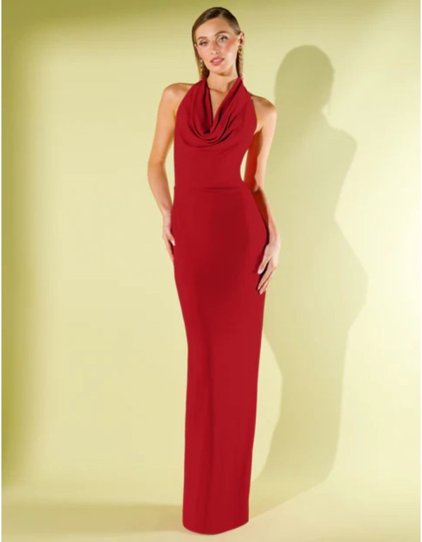 Vestido largo de punto rojo con escote cascada drapeado