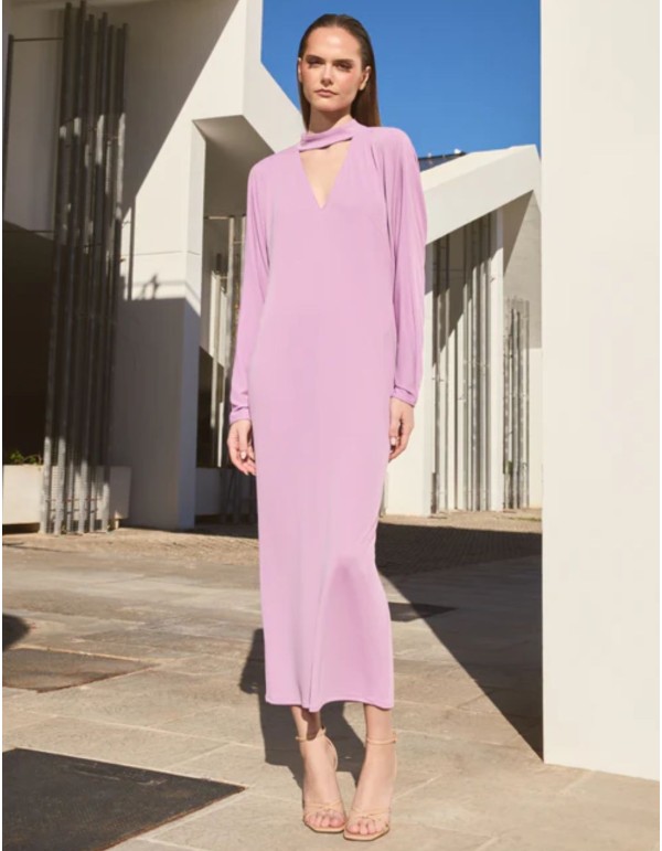Vestido midi lila de invitada con espalda descubierta y...