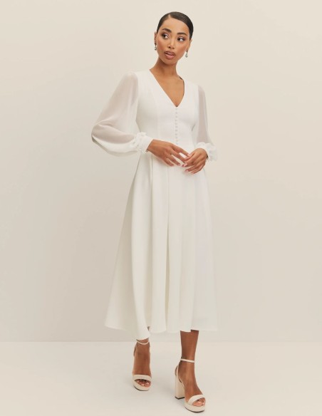 Vestido midi de novia con mangas de gasa y escote en pico para boda Vestido midi de novia con mangas de gasa y escote en pico para boda