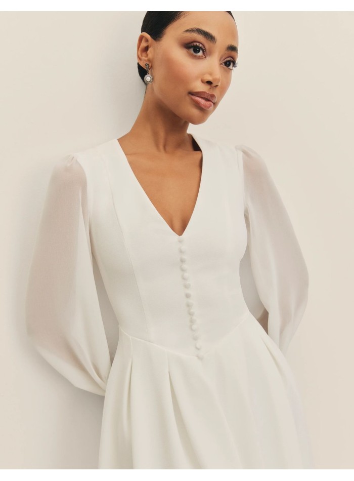 Robe de mariée midi avec manches en mousseline...