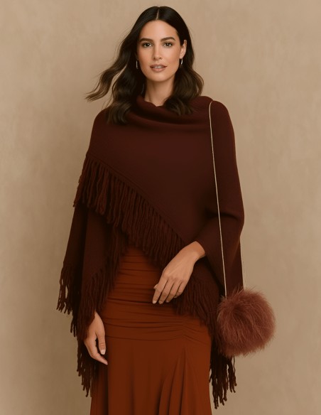 Poncho de lana para invitada en color granate Poncho de lana para invitada en color granate