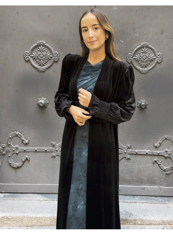 Kimono de terciopelo negro para invitada