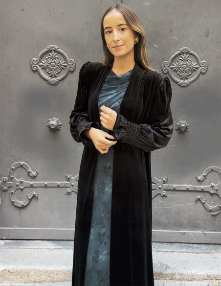 Kimono de terciopelo negro para invitada