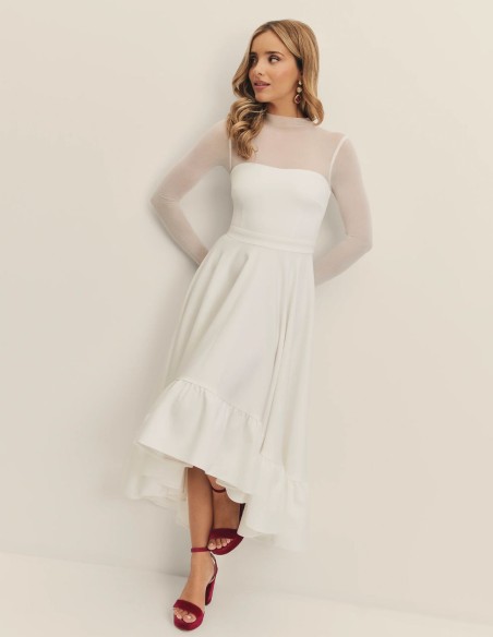 Robe de mariée midi avec encolure en cœur et jupe asymétrique