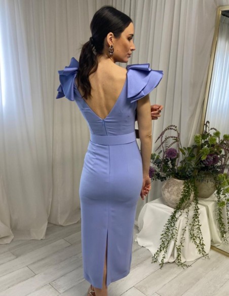 Vestido midi con volantes en la manga y cinturón