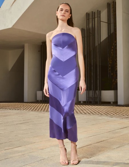 Robe midi violette sans bretelles avec encolure incurvée