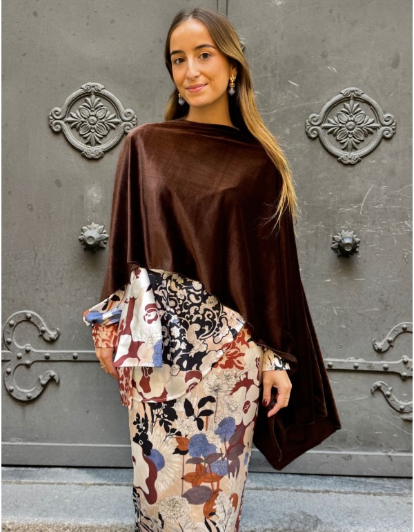 Chocolate brown velvet cape for wedding guests 2